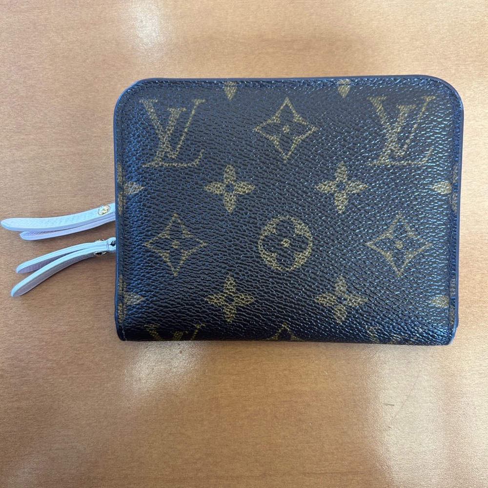 Rare Compact Louis Vuitton Pink Blue Floral Wallet 🌸